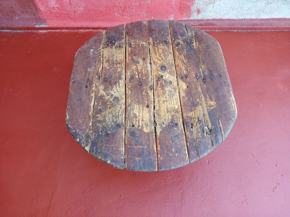 Нощно шкафче с чекмедже и ракла