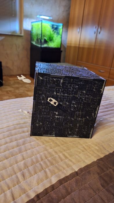 Продавам лампа- Куб на Борг,изработена на 3D принтер.