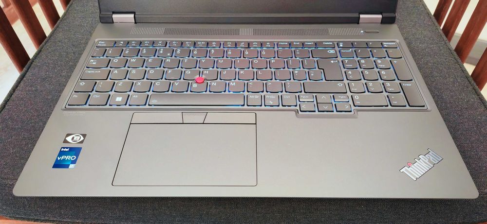 Core i7-13700HX/RTX Ada 1000 6GB/32GB RAM/1TB SSD/Lenovo P16 Gen 2