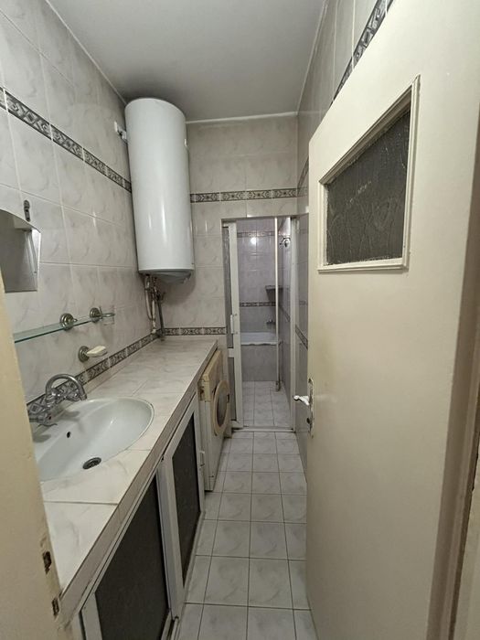 Дава се под наем Тристаен апартамент в Пловдив, Център - 90 кв.м за 348.84 € - Снимка #1