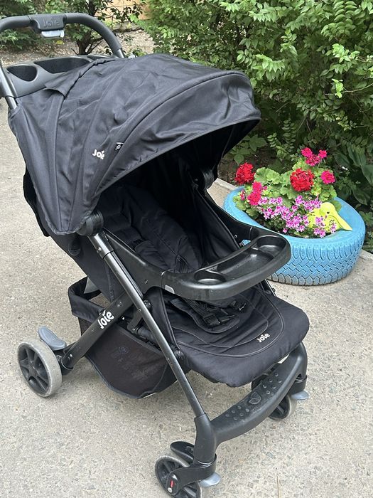 Продам коляску Joie прогулочную