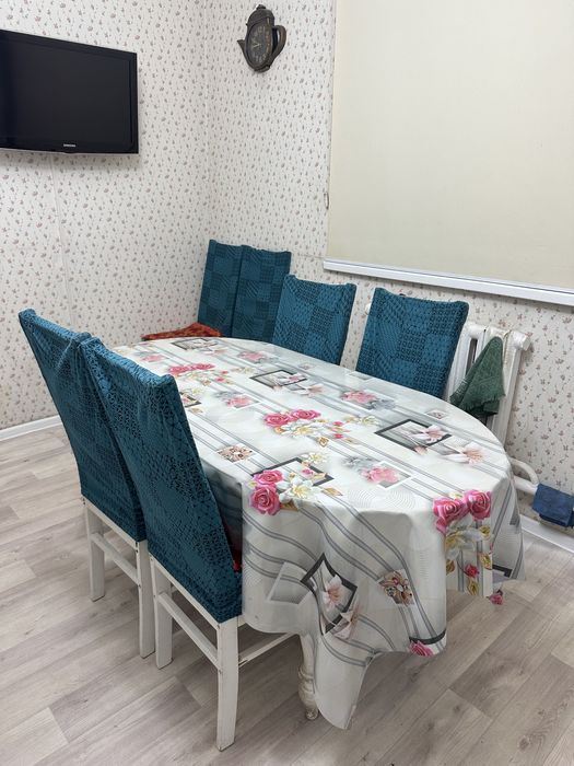 Продам стол стулья для кухни