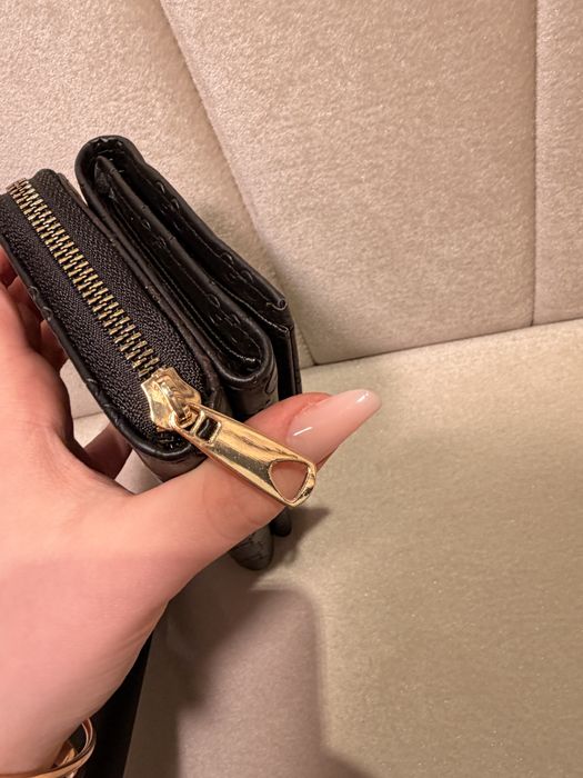 Portofel GUCCI-culoare neagră, mare