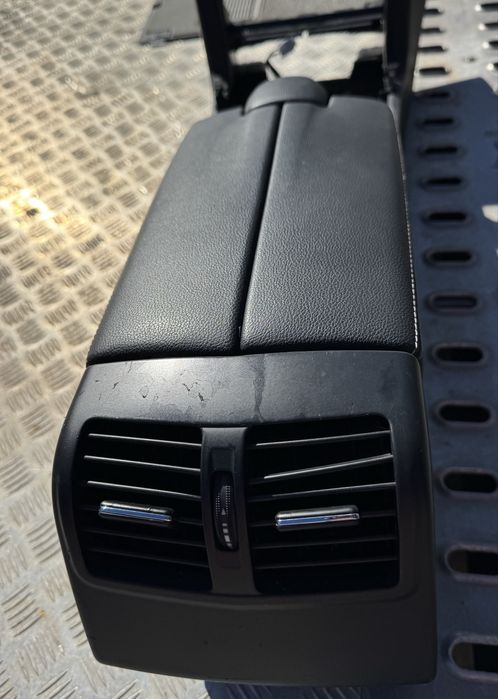 Подлакътник за Mercedes E класа W212