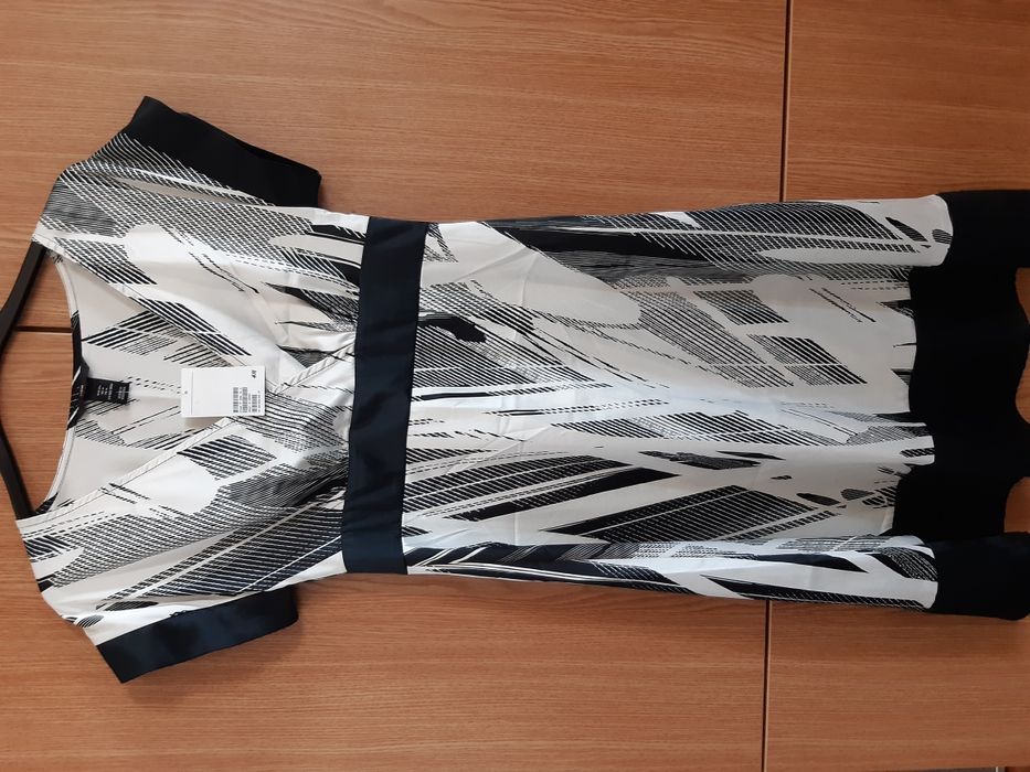 Rochii noi de la H&M, mar. 34 si 36
