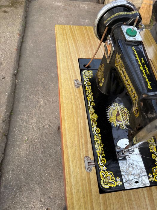 Шевна  машина , в много добро състояние, лично предаване