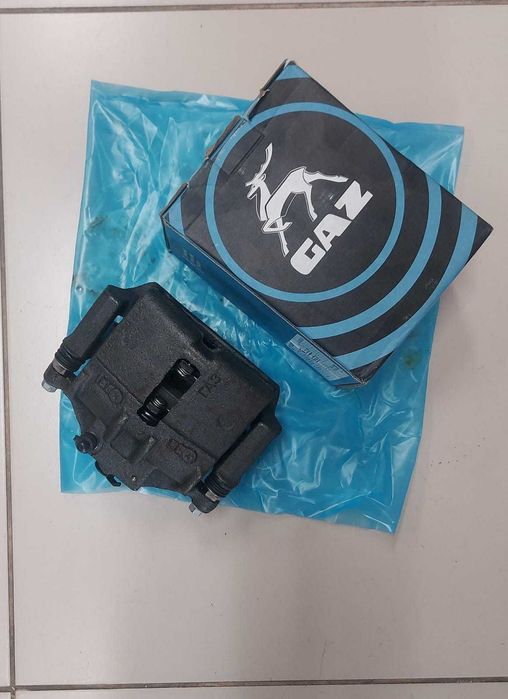 Суппорт передний левый для Газель