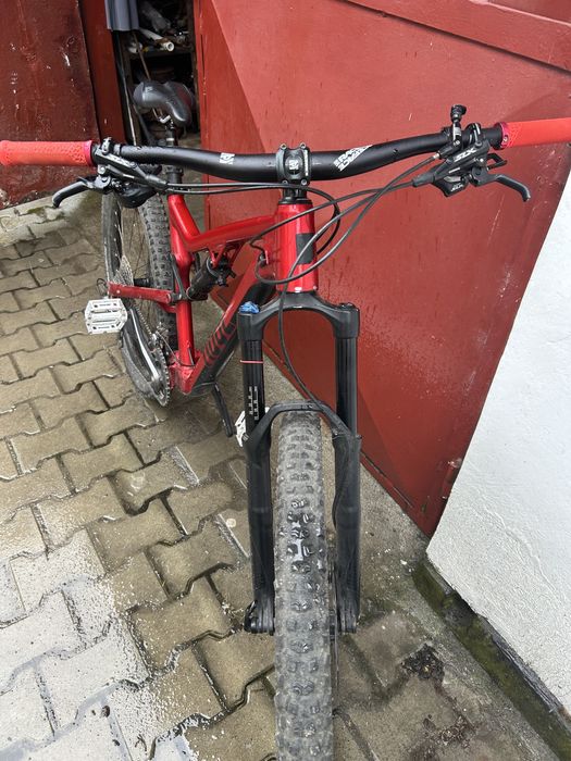 Bicicleta full suspension