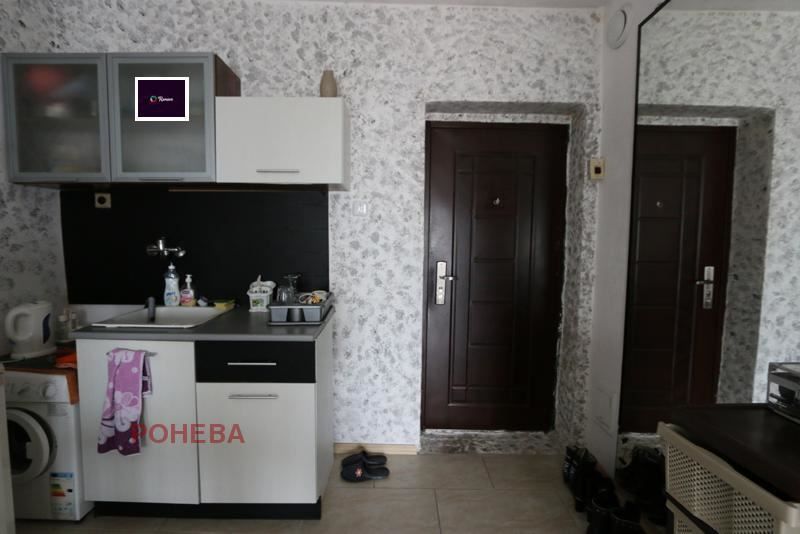 Дава се под наем Едностаен апартамент в Варна, Левски - 30 кв.м за 159.12 € - Снимка #3