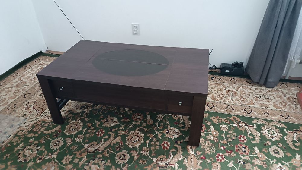 Продам столик журнальный