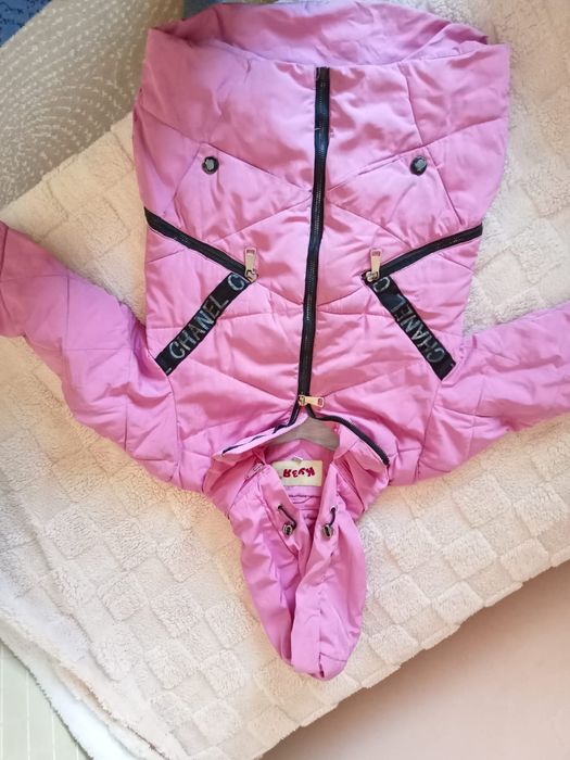 Продам весенние куртки на девочку