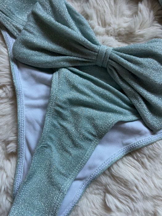 Costum de baie stralucitor cu funde