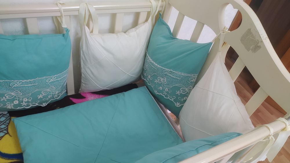 Продам бортики в кроватку