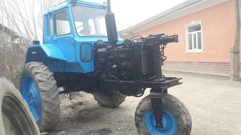 Belarus traktor sotiladi