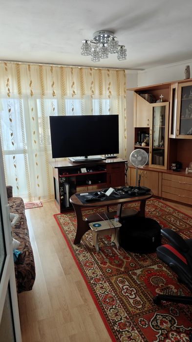 Vând apartament 2 camere, 54 m², etaj 4/4