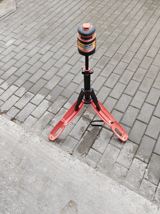 Laser black and decker