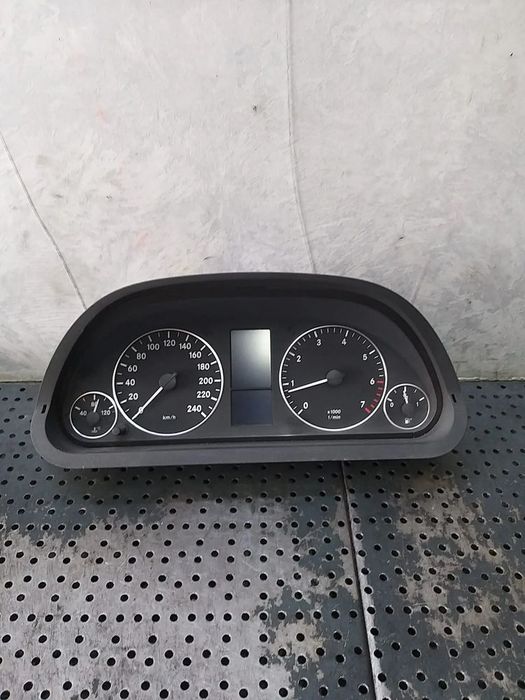 Ceasuri bord benzina mercedes a class w169 1031098101 1031098100