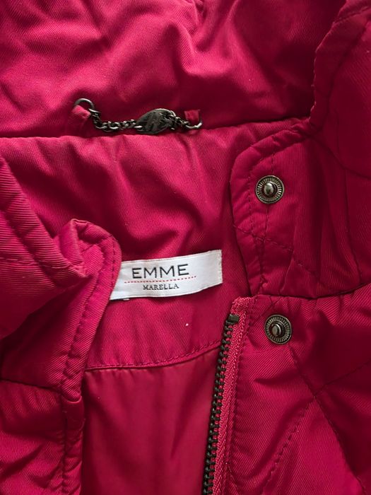 Продаю куртку женскую