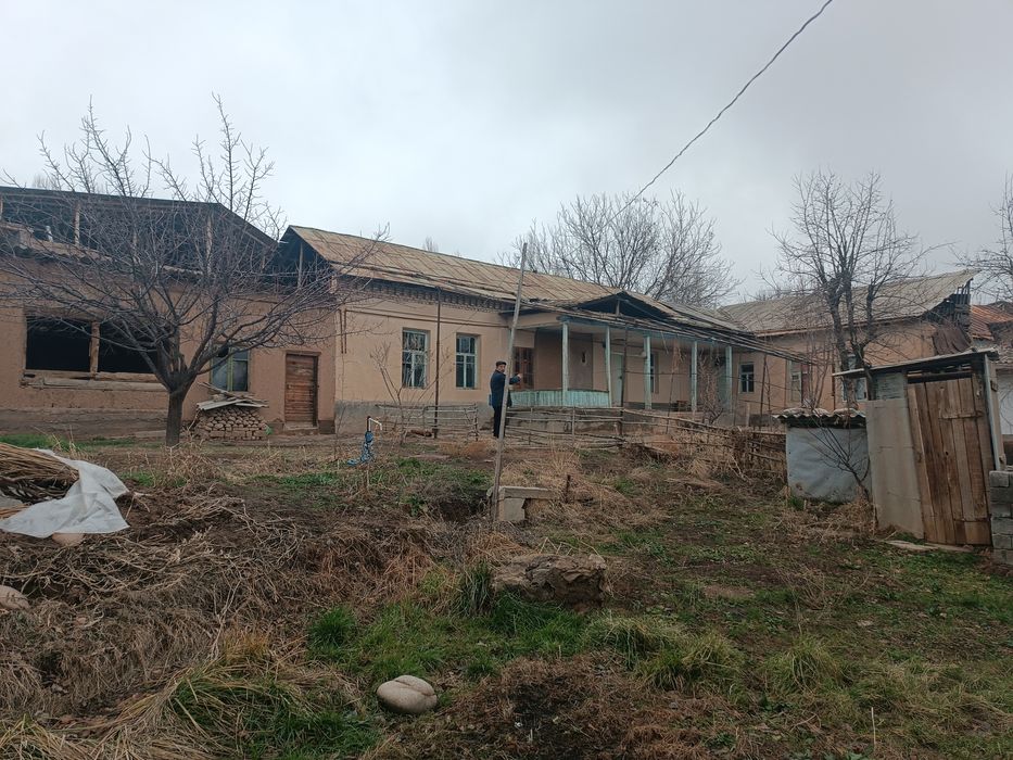 Qibrayda Hovli  tez sotiladi