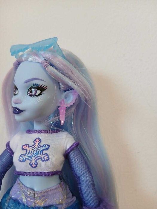 Кукла Monster High Abbey Bominable