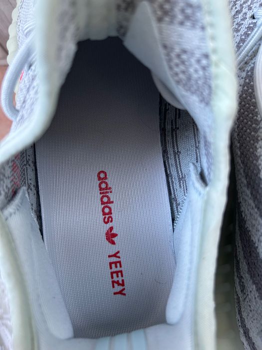Yeezy boost 350 v2 blue tint
