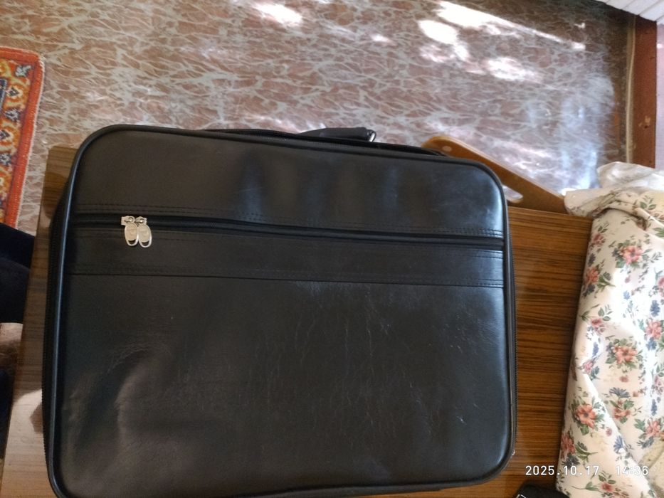 Портфель для документов. Дипломат