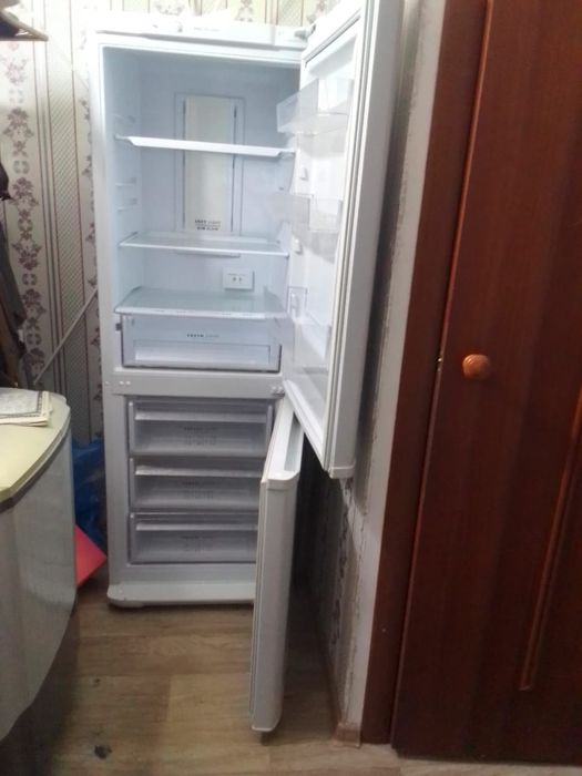 Холодильник Бирюса