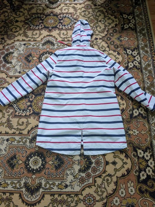 M. Nou. Geacă ploaie. Trench.