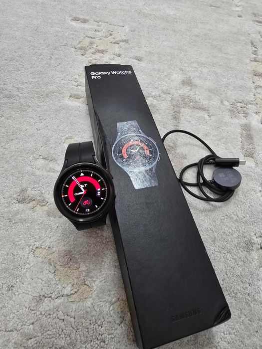 Samsung Galaxy Watch 5 Pro 45mm Black LTE Titanium (putin folosit)