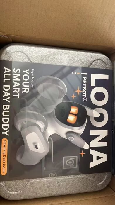 Loona robot kuchuk. Original. Yangi. Zaryad stanciyasi bor.