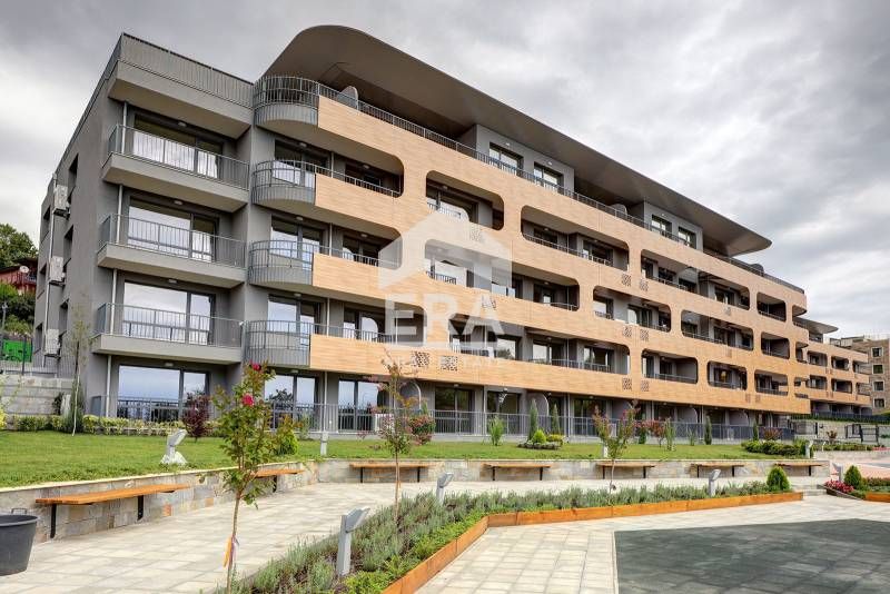 Продава се Тристаен апартамент в Варна, Бриз - 100 кв.м за 2350 €/кв.м - Снимка #10