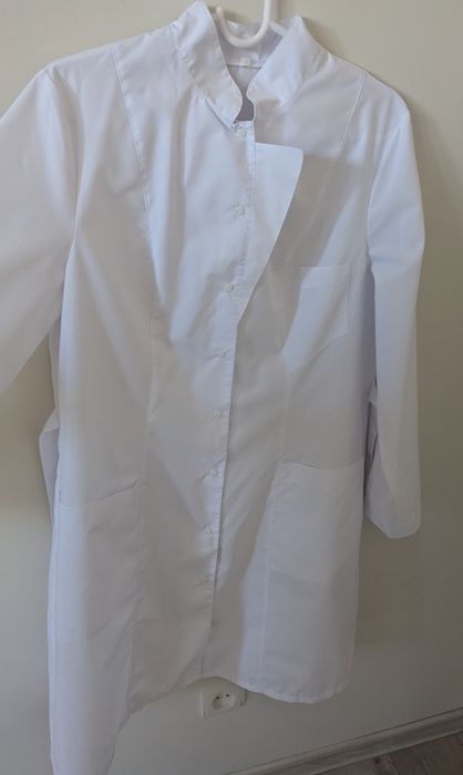 Женский медицинский халат