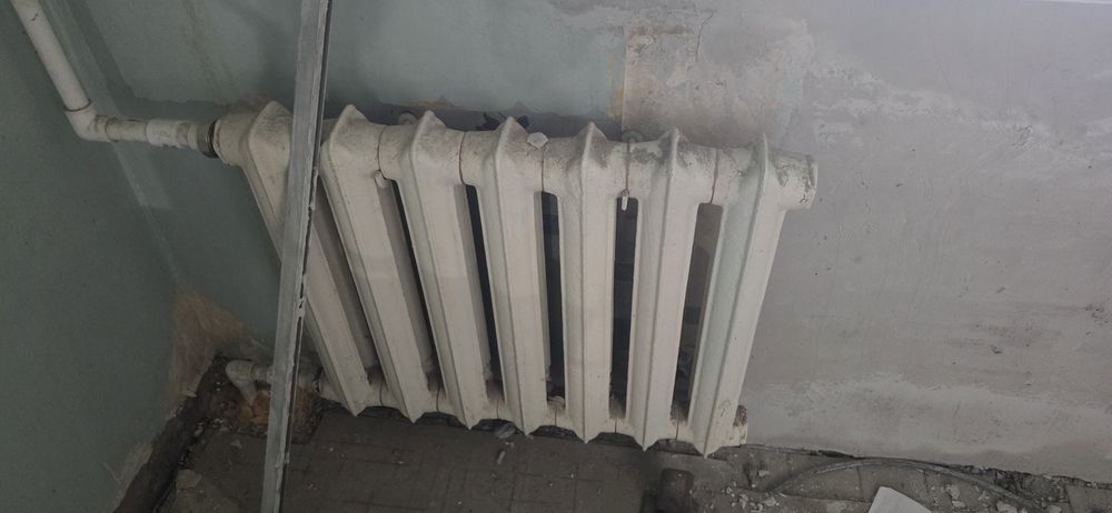 Продам чугунные  радиаторы отопления