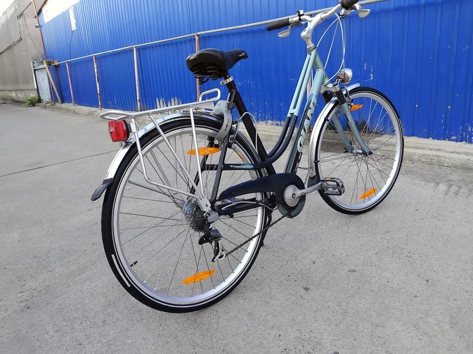 Vând bicicleta Giant din aluminiu pentru damă