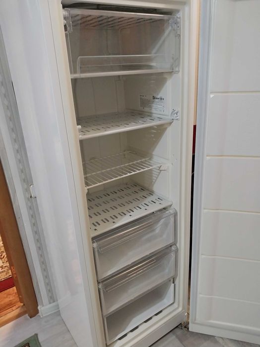Морозильник indesit