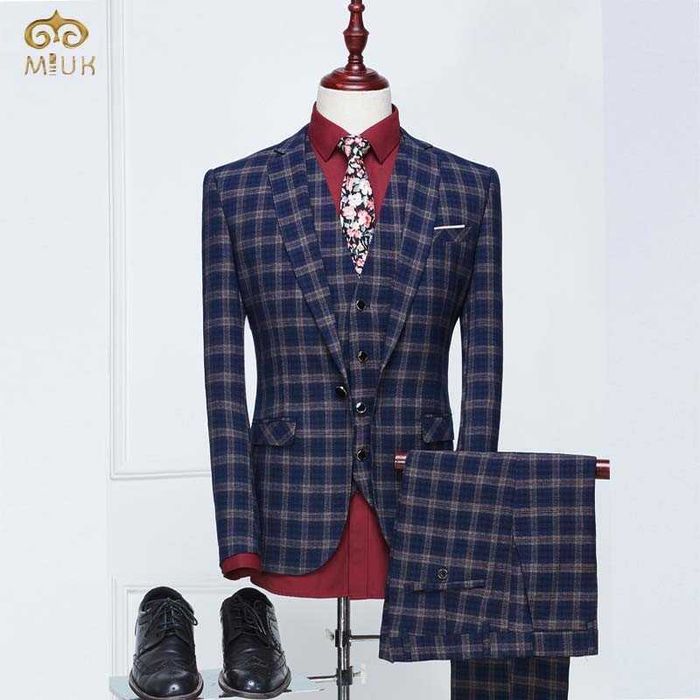 Rochii si costume barbatesti la comanda