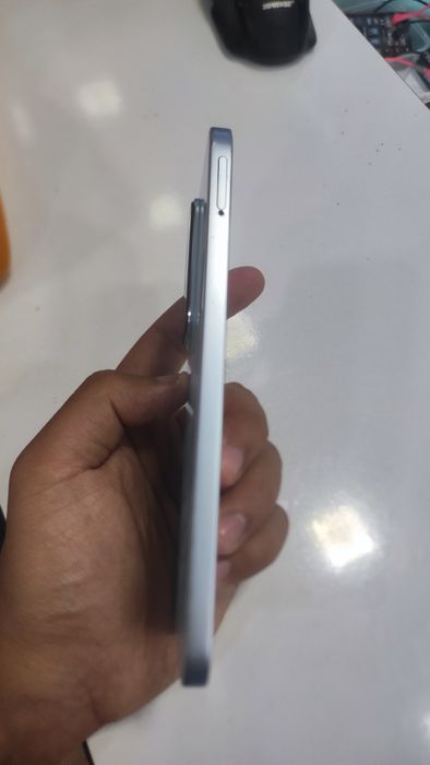 Sotiladi Honor 200 lite