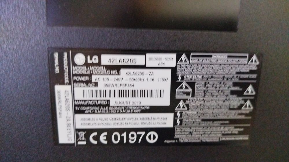 Televizor LG Smart 3D, funcționabil cu ecran crapat