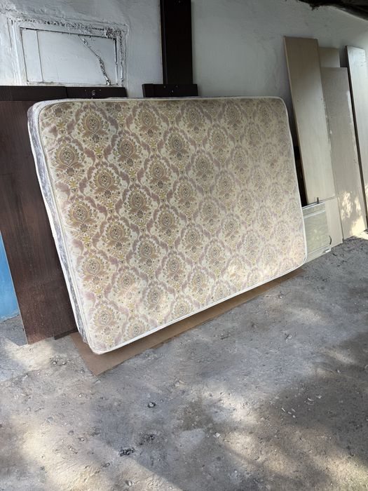 Продам шифоньер и кровать