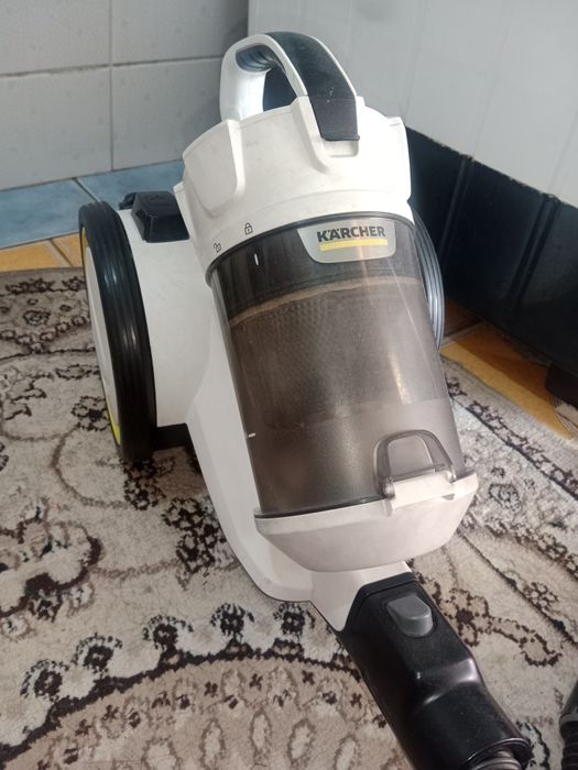 Срочно продам пылесос Karcher
