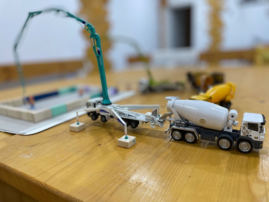 Играчки бетон помпи миксери циментовози 1:50 мащаб