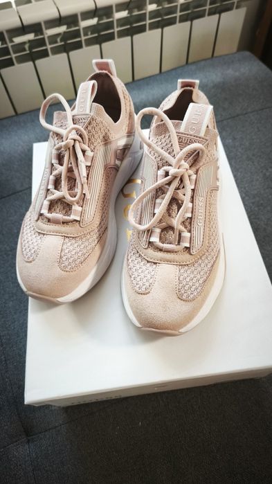 Дамски маратонки GUESS 36