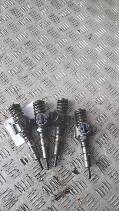 injector Audi A4 b7 2.0 TDI cod 03G130073G / 0414720404