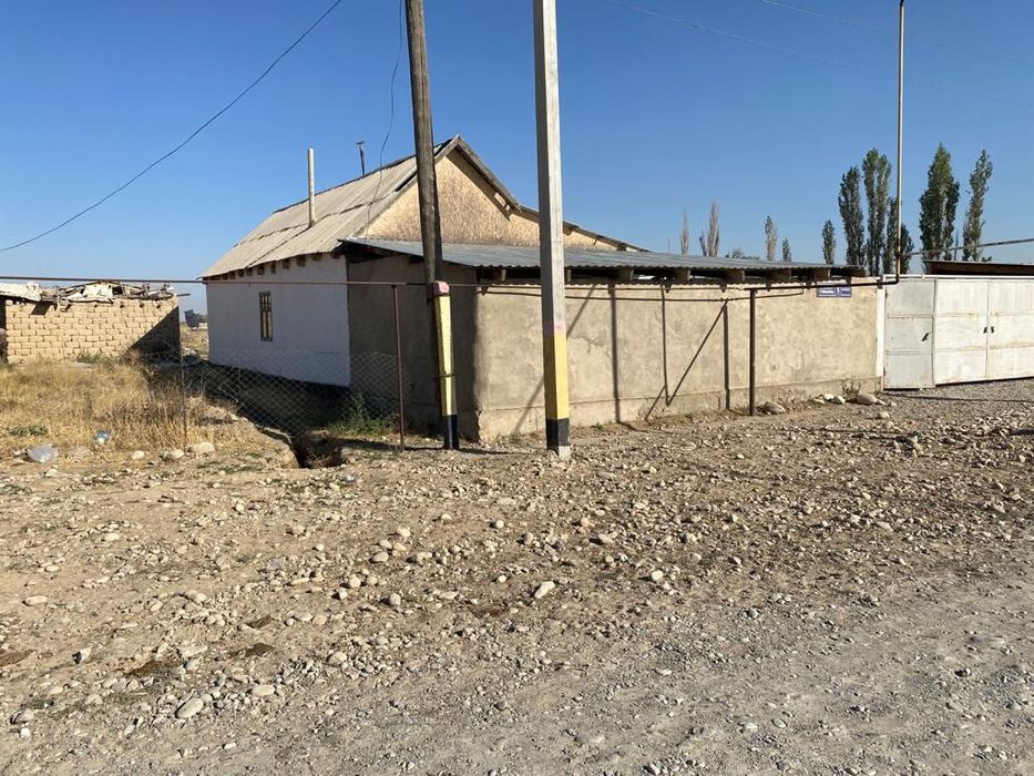 Продам участок с времянкой