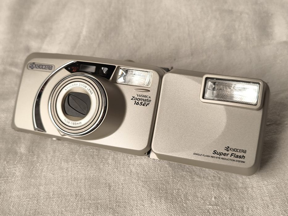Olympus AF-1  (pre MJU) Infinity Mini (AF-1 mini) Yashica Zoomate 165 (cu flash și telecomanda)