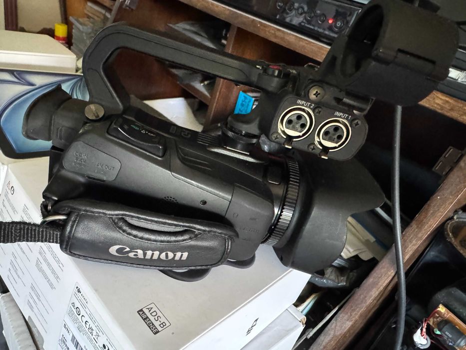 Cameră video Canon XA20