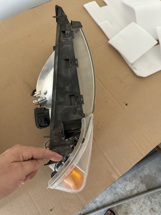 De vanzare faruri Scania