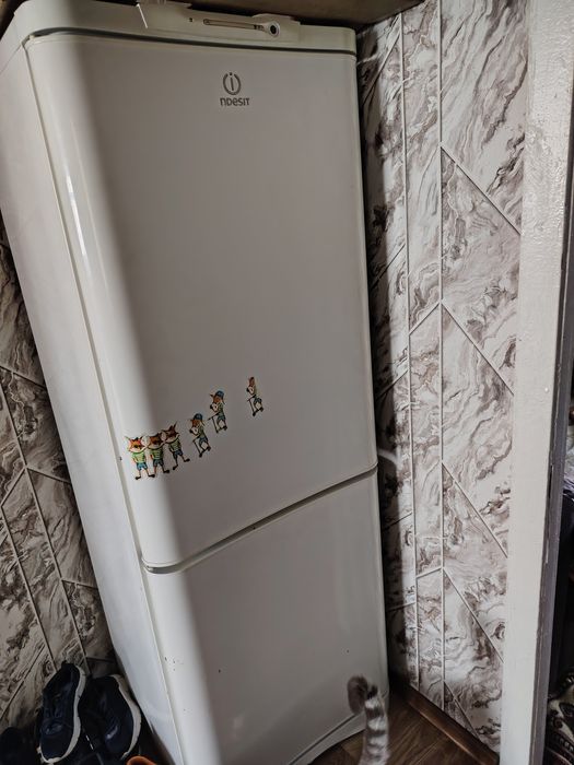 Продам холодильник