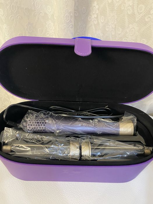 Продам фен Дайсон фиолетового цвета