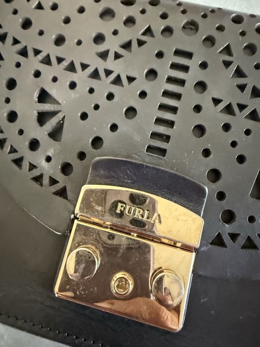 Дамска чанта Furla естествена кожа с дантела от кожа